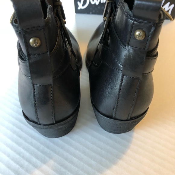 New in box! Sam Edelman Black Leather Ankle Booties. Size 8.5 - Picture 14 of 16